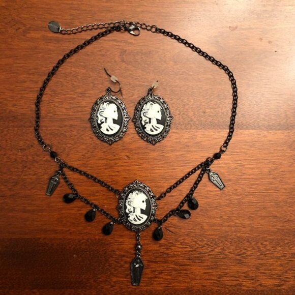 Claire's Zombie Cameo Necklace and Pierced Earrings - Picture 1 of 5